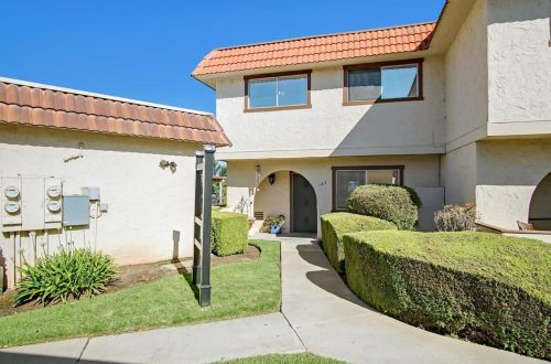 185 Villa Pacheco Ct, Hollister, CA 95023-6330