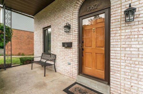 1062 Towervue Dr, Pittsburgh, PA 15227-3928