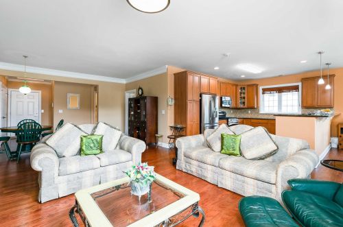 335 Regency Dr, Fishkill NY  12524-4937 exterior