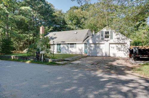 50 Lakeside Dr, Sandown, NH 03873-2510