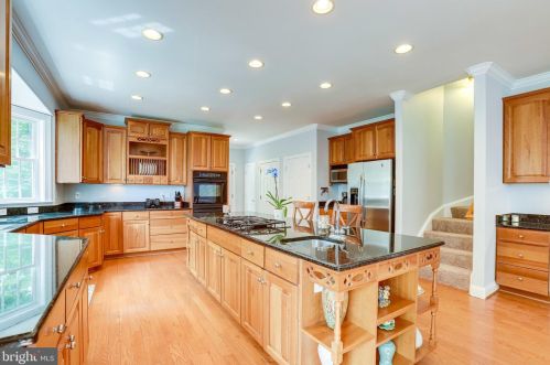 2506 Logmill Rd, Haymarket VA  20169-1417 exterior