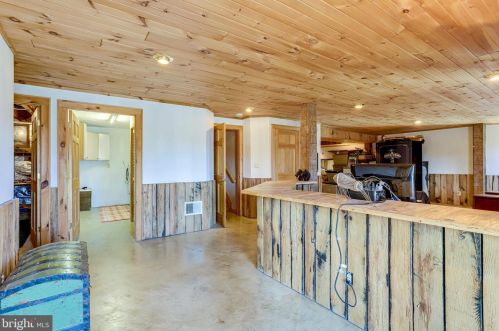 3714 Mountain Rd, Haymarket VA  20169-1739 exterior