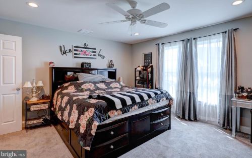 4 Highland Dr, Seaford DE  19973-4827 exterior