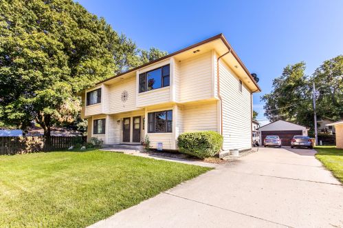 4521 73rd St, Kenosha, WI 53142-3708