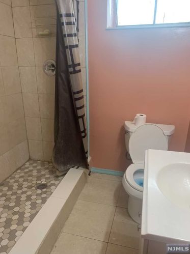 9005 Grand Ave, North Bergen NJ  07047-4430 exterior