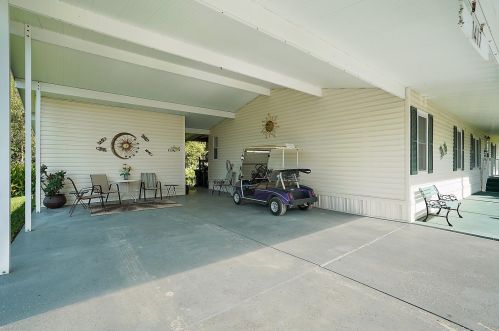1417 Schult Ct, Tavares, FL 32778-2512