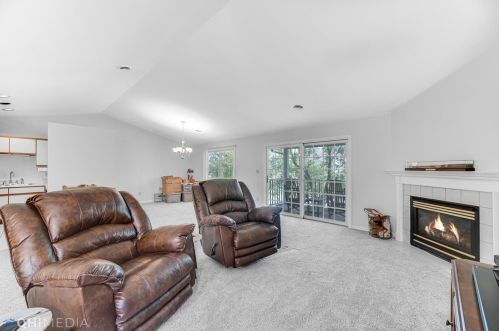 9838 Parkway Dr, Hammond, IN 46322-2781