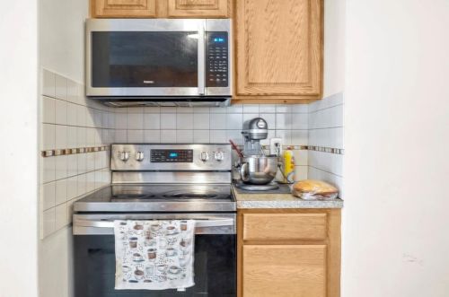 79 Lowell Ave, Providence RI  02909-4621 exterior