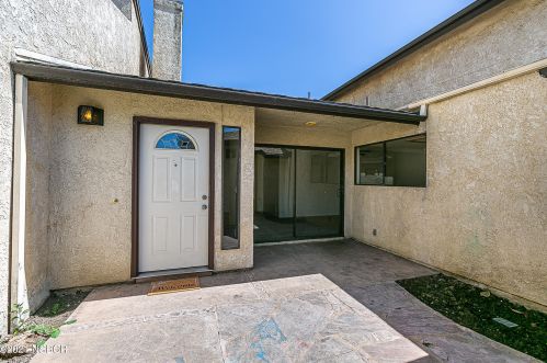 134 Royal Ln, Santa Maria, CA 93454-4645