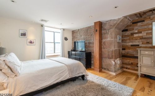 240 Main St, West Paterson NJ  07424-1351 exterior