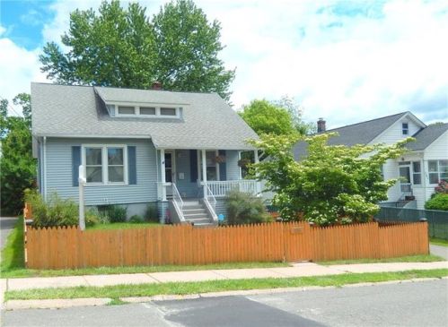 155 Benton St, Manchester, CT 06040-4363