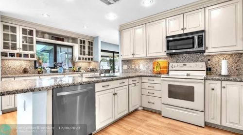 333 27th Ave, Delray Beach FL  33445-4401 exterior