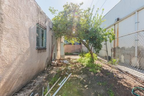 4366 116th St, Hawthorne CA  90250-2327 exterior