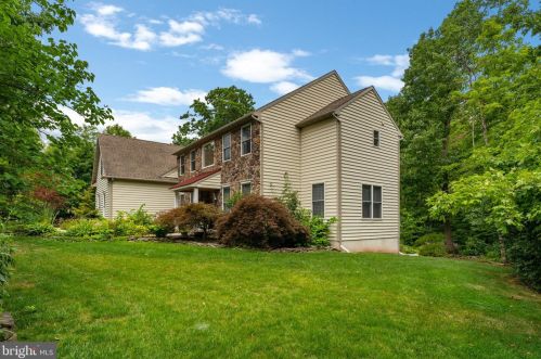 185 Clover Ln, Perkiomenville, PA 18074-9485
