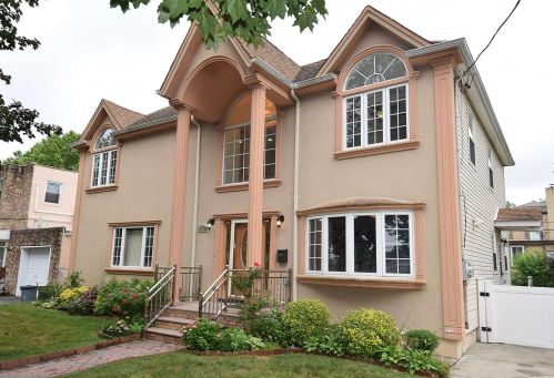 1756 Jasmine Ave, New Hyde Park, NY 11040-4027