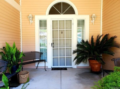 20084 Crestview Dr, Santa Clarita CA  91351-5759 exterior