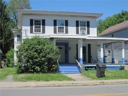 23 Park St, Clyde, NY 14433-1318
