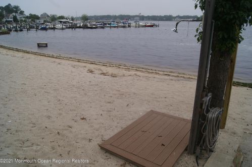 15 Van Ness Dr, Bricktown NJ  08723-5730 exterior