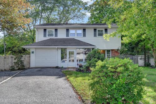 2 Sylvia Ter, Middletown, NJ 07748-1414