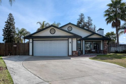 13101 Amanda Ct, Bakersfield, CA 93314-3854