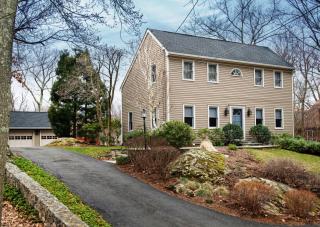 532 Bennetts Farm Rd, Ridgefield, CT 06877-2230