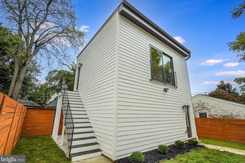 4915 Western Ave, Washington DC  20016-4319 exterior