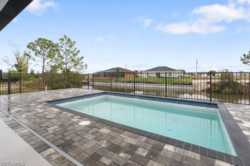1908 14 St, Cape Coral FL  33909-1643 exterior