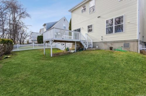 65 Greenvale Cir, White Plains NY  10607-1601 exterior