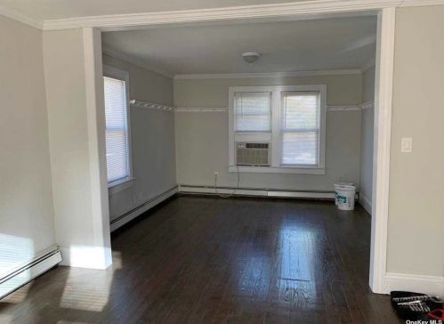 318 Linden St, North Bellmore NY  11710-3432 exterior