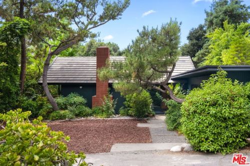 5457 La Forest Dr, La Canada CA  91011-1341 exterior