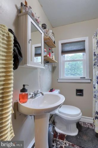 343 High St, Red Lion PA 17356-9255 exterior