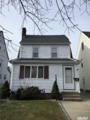 319 Wellington Rd, Garden City NY  11501-1436 exterior