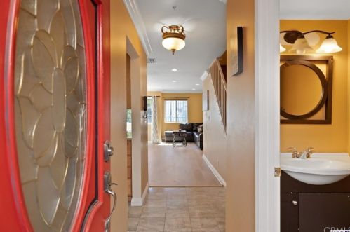 512 Concord St, Glendale, CA 91203-2840