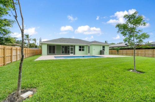 28124 Sunset Dr, Bonita Springs FL  34134-7503 exterior