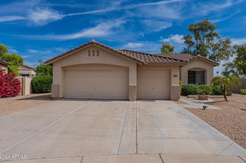5160 Village Dr, Glendale, AZ 85308-5311
