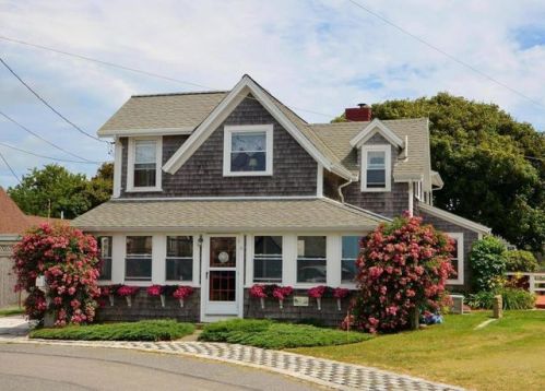 15 Vernon Ave, Falmouth, MA 02540-3462