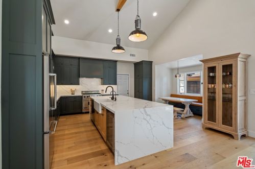 445 Sinaloa Rd, Simi Valley CA  93065-5430 exterior