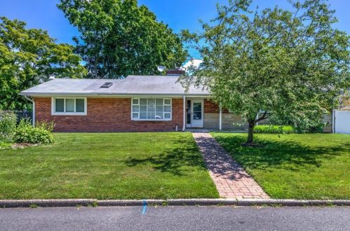 9 Sycamore Ln, Rye Brook, NY 10573-2509