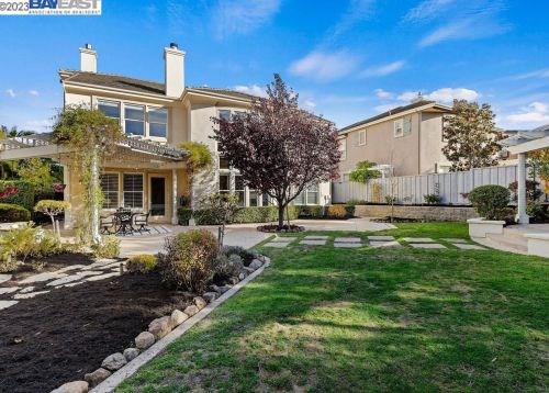 10864 Inspiration Cir, Pleasanton CA  94568-5562 exterior