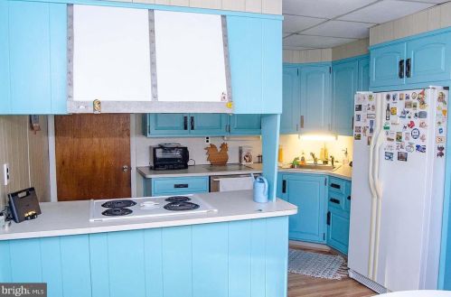 138 Delsea Dr, West Deptford, NJ 08093-1159