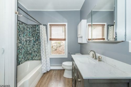 35 Harrison St, Wantage NJ  07461-2119 exterior