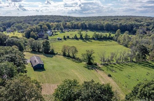 10 Surdan Mountain Rd, West Woods CT  06069-2428 exterior