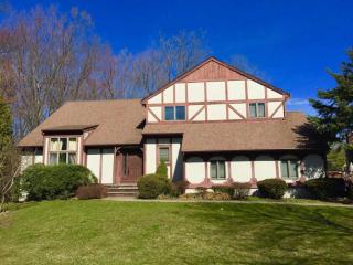 31 Cobblestone Xing, Norwood, NJ 07648-1826