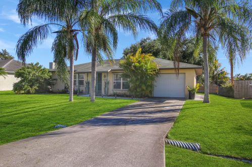968 Browning Ave, Fort Pierce, FL 34983-3938
