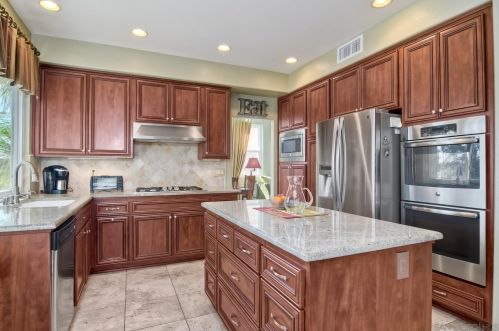 8963 Adobe Bluffs Dr, San Diego CA 92129-4400 exterior