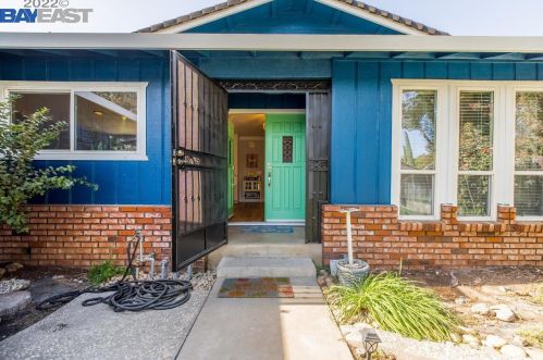 1617 Dulwich Dr, Modesto CA  95358-1021 exterior