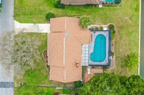 10 Claymont Ct, Palm Coast FL  32137-8347 exterior