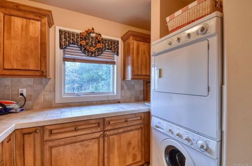 8 Silo Ln, Warwick NY  10990-2872 exterior