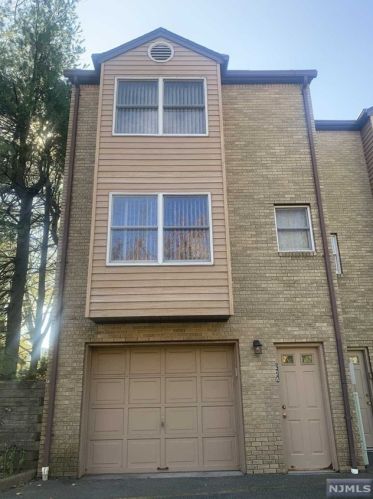 224 Washington Ave, Dumont NJ  07628-2342 exterior