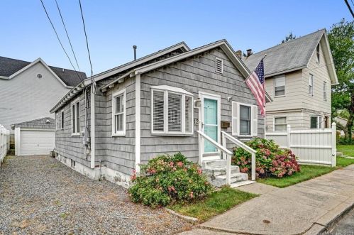 12 Sperry St, Milford CT  06460-7938 exterior